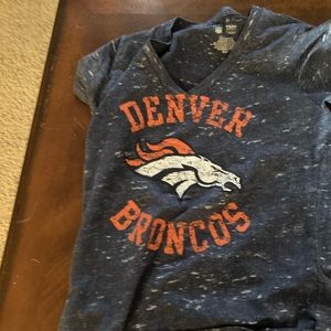 DENVER BRONCOS Woman’s grey shirt